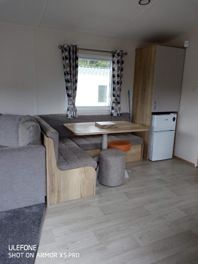 Exclusive 3 Bedroom Caravan, Sleeps 8 People At Parkdean Newquay Holiday Park, Cornwall, Uk エクステリア 写真