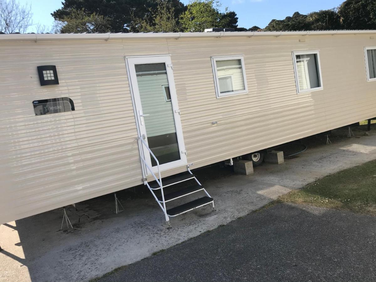 Exclusive 3 Bedroom Caravan, Sleeps 8 People At Parkdean Newquay Holiday Park, Cornwall, Uk エクステリア 写真
