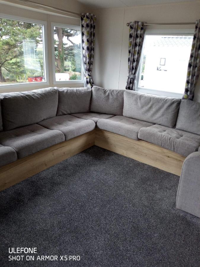 Exclusive 3 Bedroom Caravan, Sleeps 8 People At Parkdean Newquay Holiday Park, Cornwall, Uk エクステリア 写真