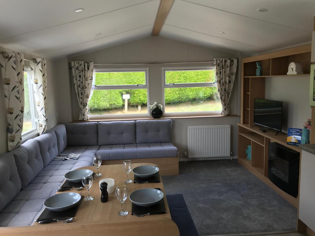 Exclusive 3 Bedroom Caravan, Sleeps 8 People At Parkdean Newquay Holiday Park, Cornwall, Uk エクステリア 写真