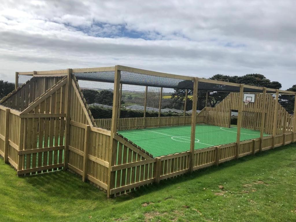 Exclusive 3 Bedroom Caravan, Sleeps 8 People At Parkdean Newquay Holiday Park, Cornwall, Uk エクステリア 写真