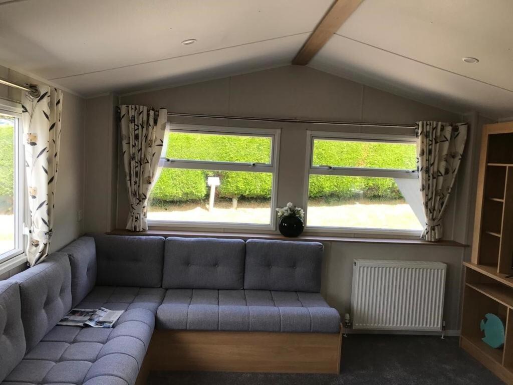 Exclusive 3 Bedroom Caravan, Sleeps 8 People At Parkdean Newquay Holiday Park, Cornwall, Uk エクステリア 写真