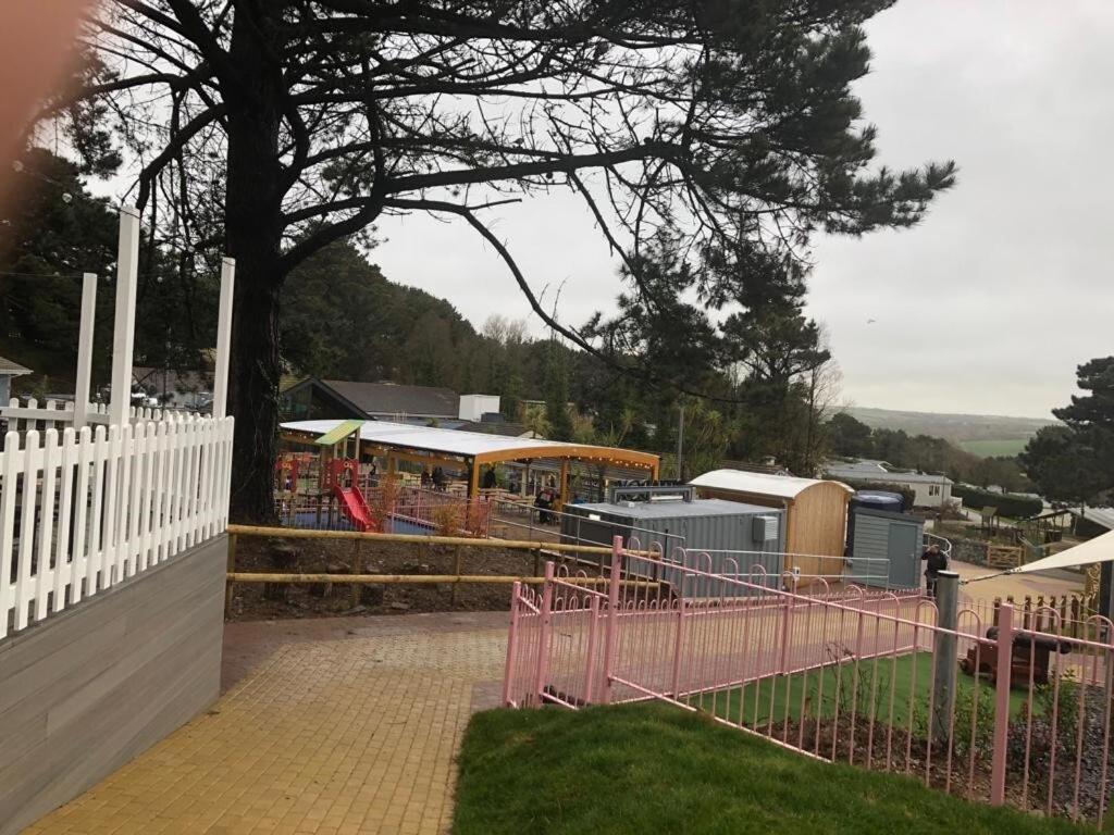 Exclusive 3 Bedroom Caravan, Sleeps 8 People At Parkdean Newquay Holiday Park, Cornwall, Uk エクステリア 写真